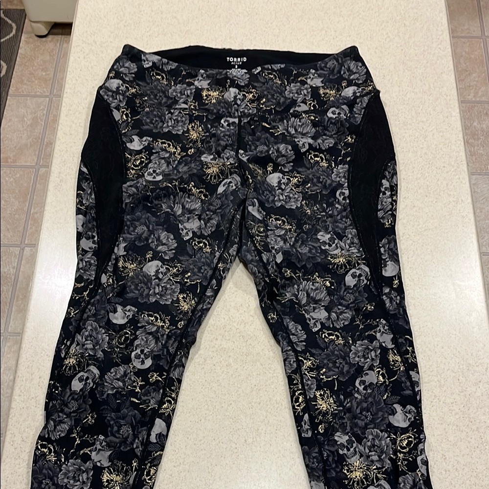 Torrid Black and Gold Floral Skull Leggings